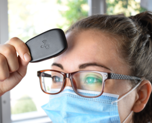 COVID-Temp-Scanner_lifestyle_4_sm-495x400