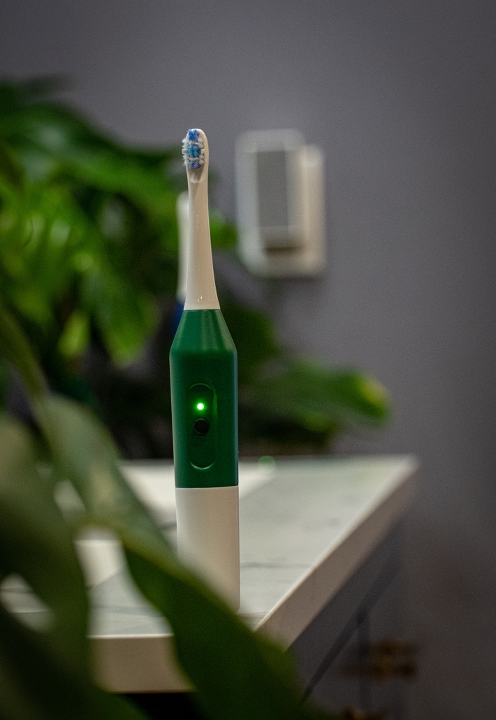 Green_Toothbrush_Small-710x1030